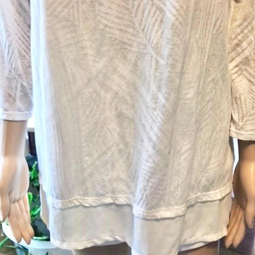 🦩Chico's White Layered Flowy Lightweight Long Sleeves V- neck Split Sides Tunic - Picture 4 of 8